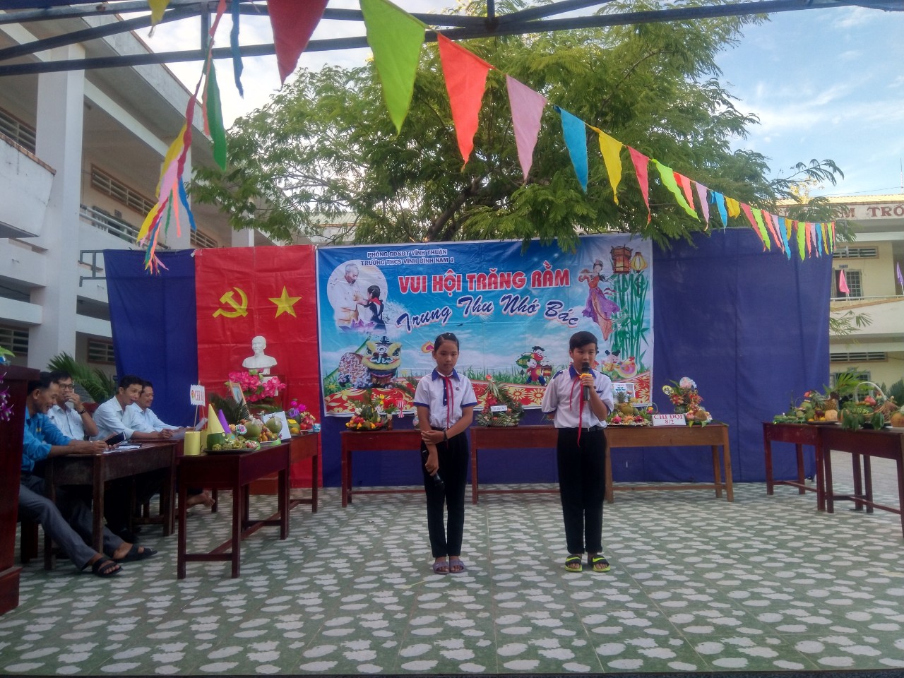 ĐÊM HỘI TRĂNG RẰM NHÂN DỊP TẾT TRUNG THU 2020 - Trường TH&THCS Vĩnh Bình  Nam 1