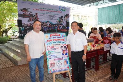 Chiều 15/8/2026, Trường TH&THCS Vĩnh Bình Nam 1 phối hợp nhóm thiện nguyện “Ươm Mầm Tương Lai – Gieo ước mơ xanh” tổ chức chương trình “Cùng em cắp sách tới trường” mùa thứ 12