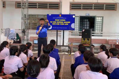 HỘI ĐỒNG ĐỘI XÃ VĨNH BÌNH PHỐI HỢP LIÊN ĐỘI TH&THCS VĨNH BÌNH NAM 1 TỔ CHỨC HOẠT ĐỘNG HƯỚNG NGHIỆP CHO ĐỘI VIÊN LỚN NĂM HỌC 2025-2026