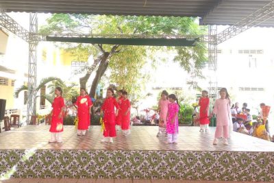 NƠI ƯƠM MẦM TÀI NĂNG NGHỆ THUẬT: SỨC SỐNG RỰC RỠ TỪ CÂU LẠC BỘ VĂN NGHỆ TRƯỜNG TH&THCS VĨNH BÌNH NAM 1